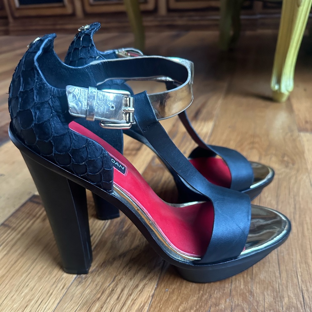 Charles Jourdan Platform high heel shoes 9.5